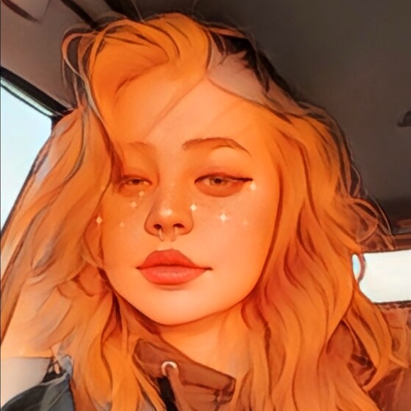 Meet your Posher, Hannah - Picture 1 of 1